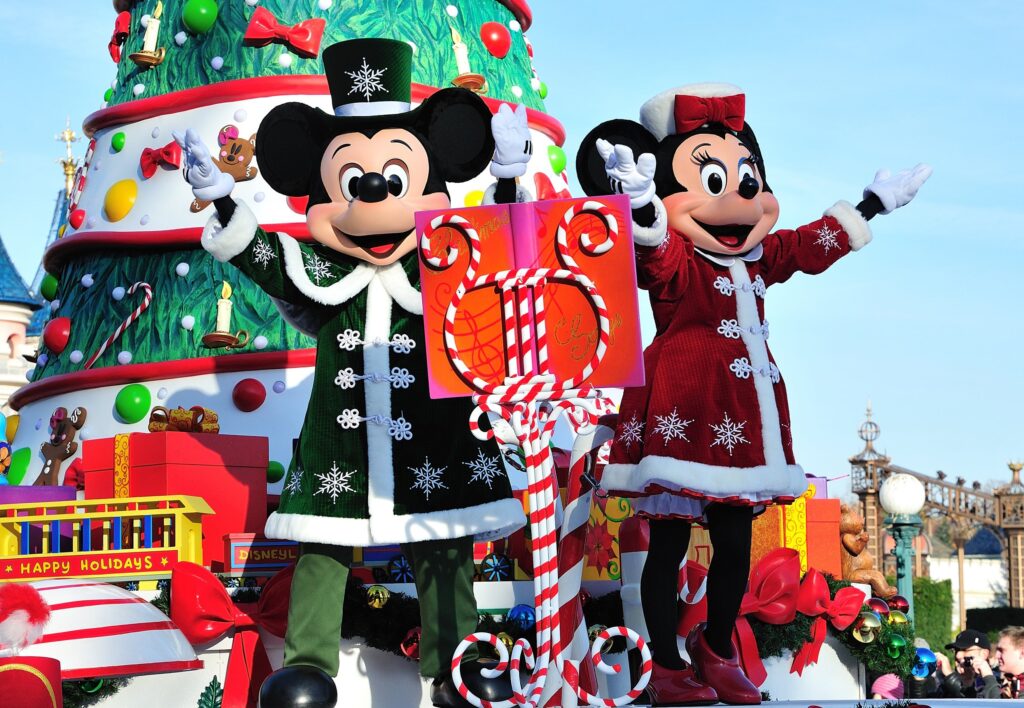 mickey minnie christmas parade euro disney