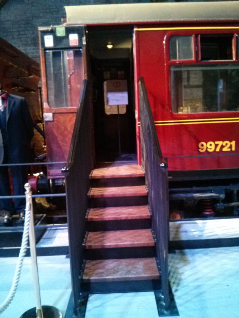 Harry Potter Studios- Hogwarts express steps