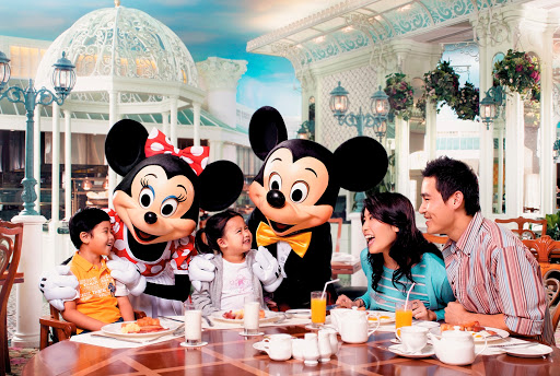 mickey's-cafe-at-disneyland-paris